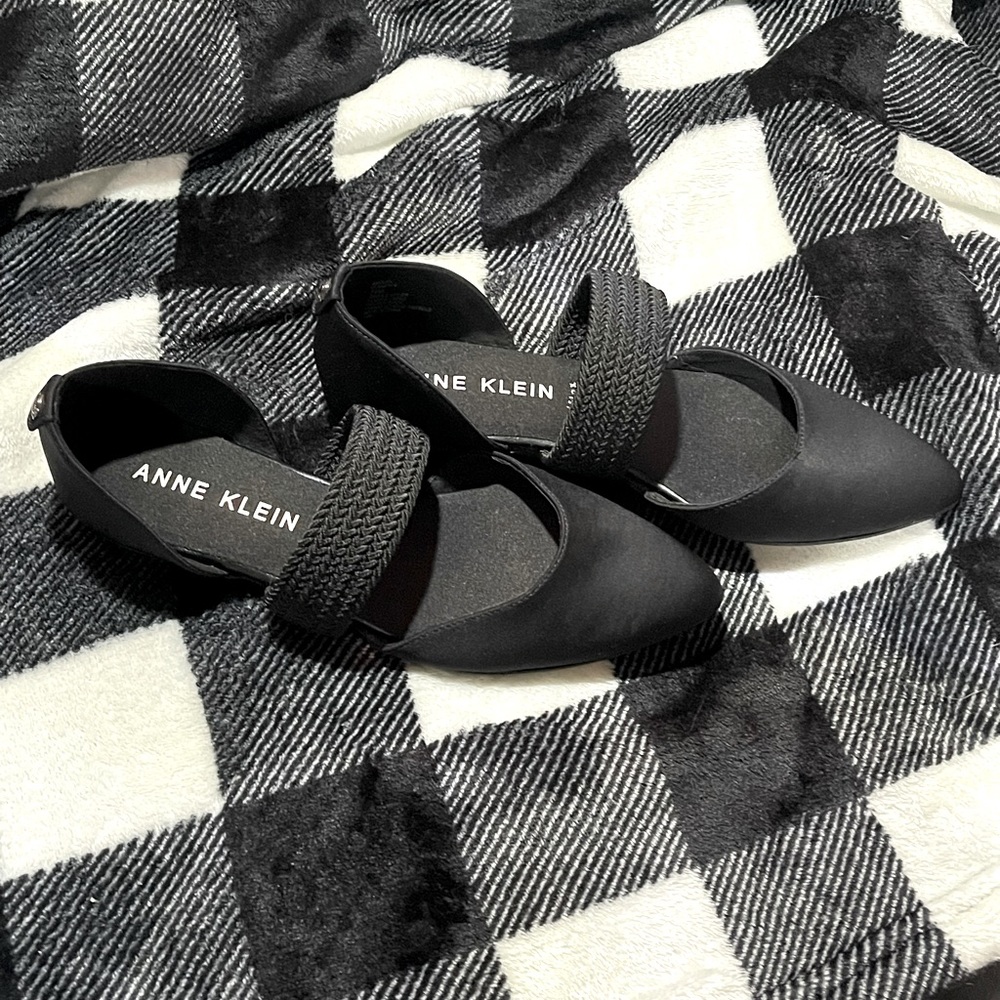 Brand new Anne Klein black flats